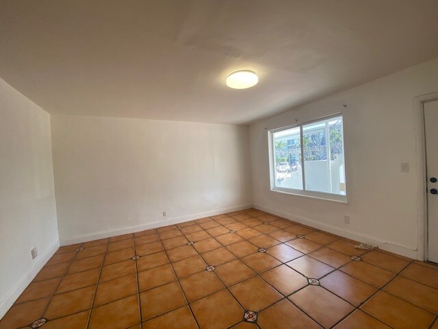 Building Photo - 611 74th St