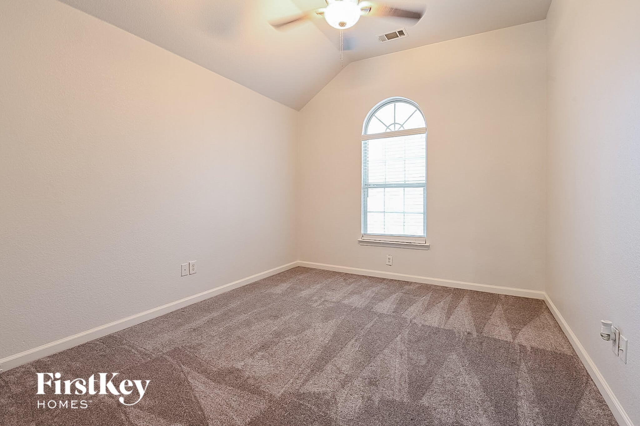 Building Photo - 8606 Granville Dr