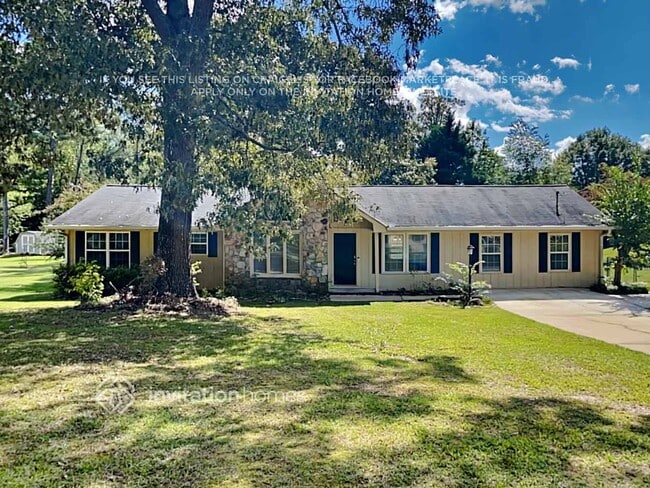 Building Photo - 2907 Spring Lake Dr