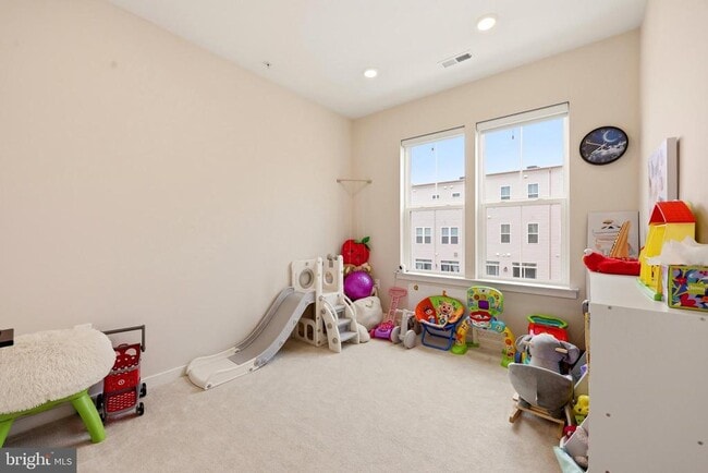 Building Photo - 22810 Tawny Pne Sq