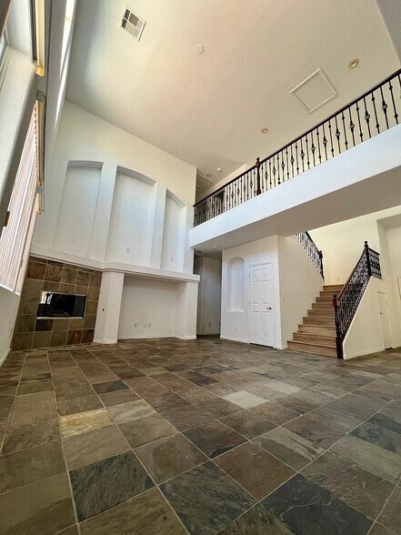Building Photo - 4337 Governors Hill St