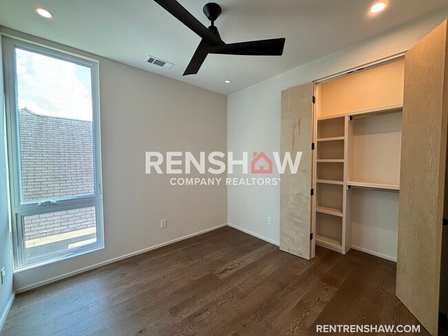 Building Photo - 38 Angelus St