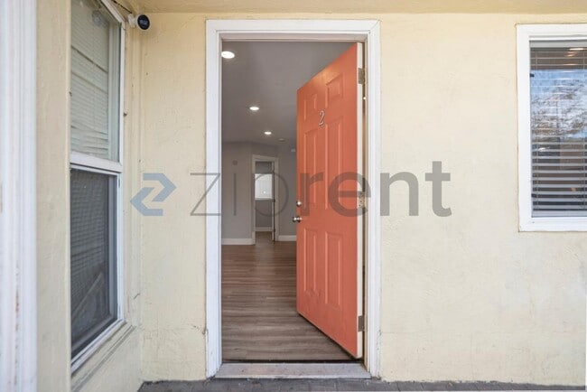 Building Photo - 26910 Manon Ave