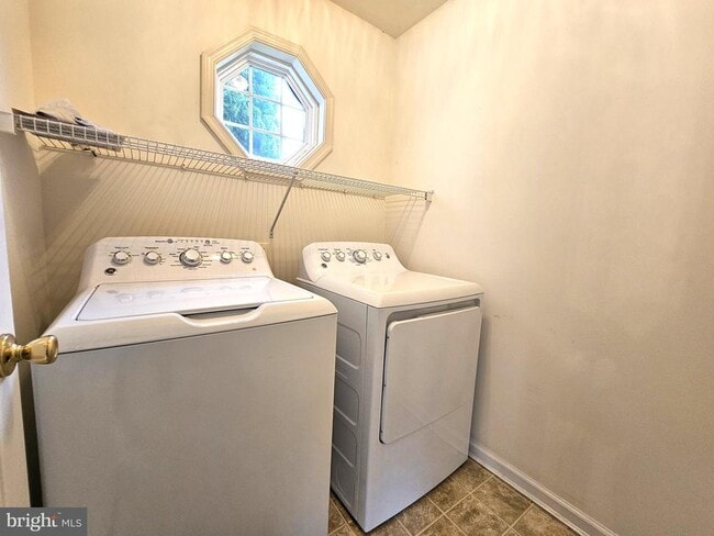 Building Photo - 1014 Zircon Ct