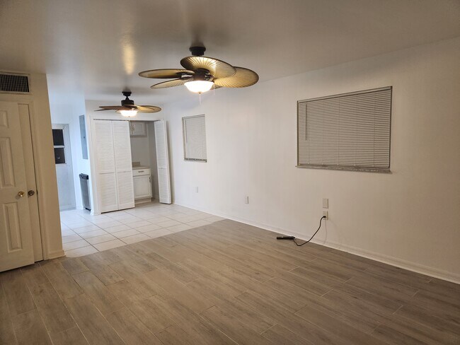 Building Photo - 17317 Whitewater Ct