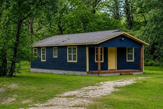 Building Photo - 15897 Dewberry Ln