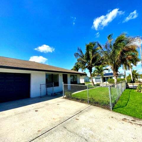 Building Photo - 835 Andrew Redding Rd