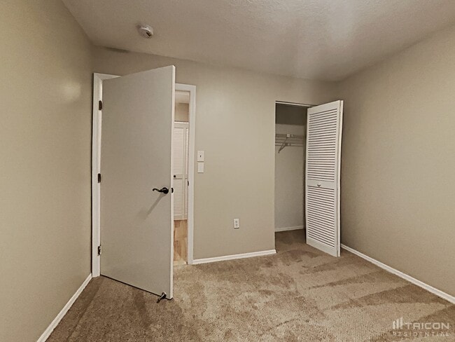 Building Photo - 8017 Lansing Dr