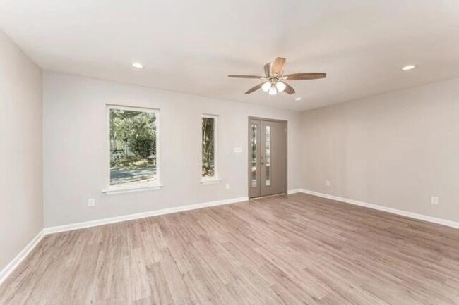 Building Photo - 1243 N Bronough St