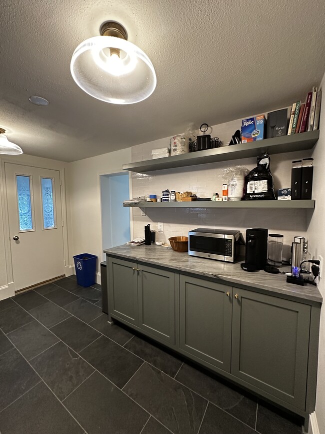 Nashua - 16 Nashua St