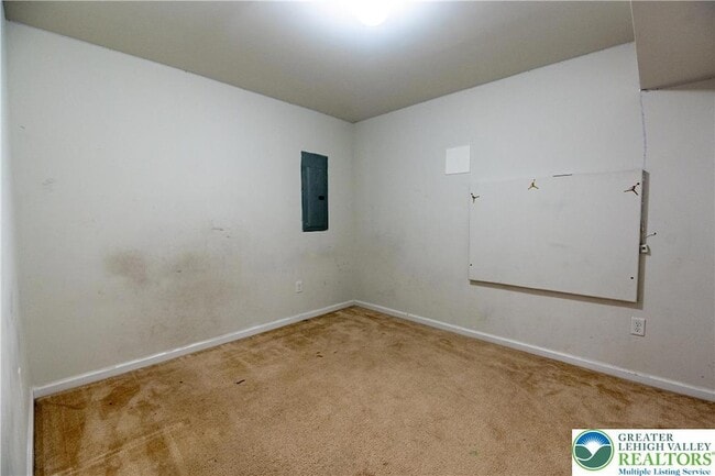 Building Photo - 955 King Way