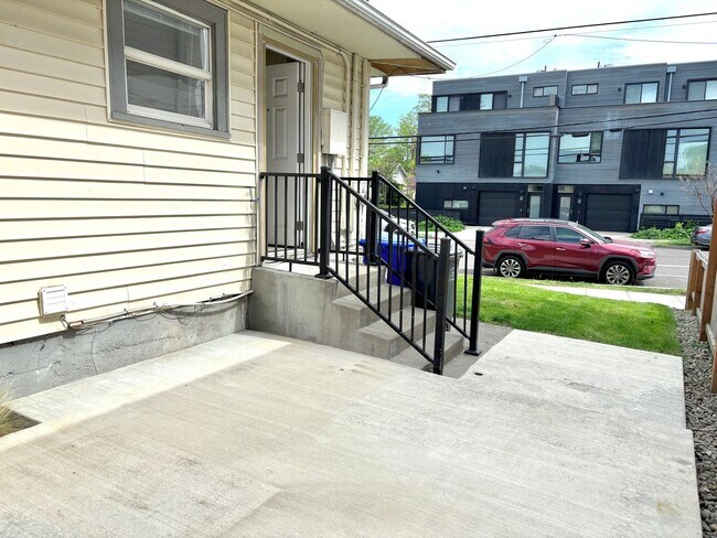 Building Photo - KLEEK03