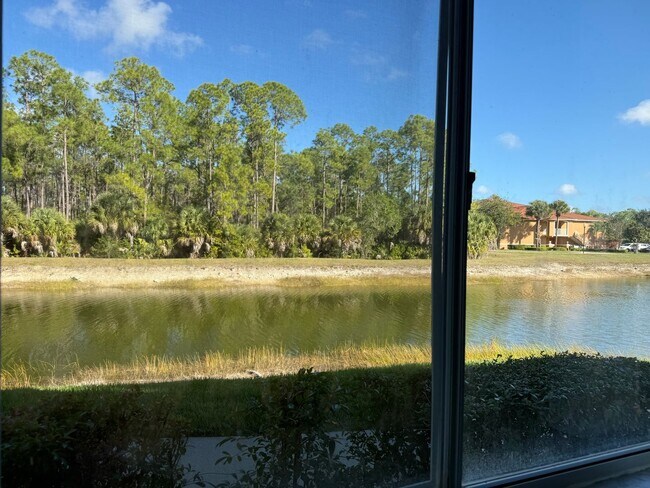 Building Photo - Remodeled, Move-In Ready 3-Bedroom Condo in Prime Naples Location