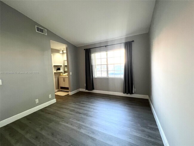 Building Photo - 1597 Springside Dr
