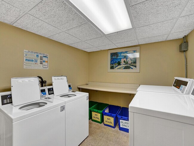 Building Photo - 1101 River Reach Dr