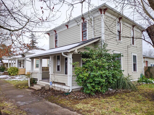 Building Photo - 506 SE 6th Ave