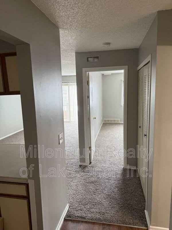 Building Photo - 25 Louck St