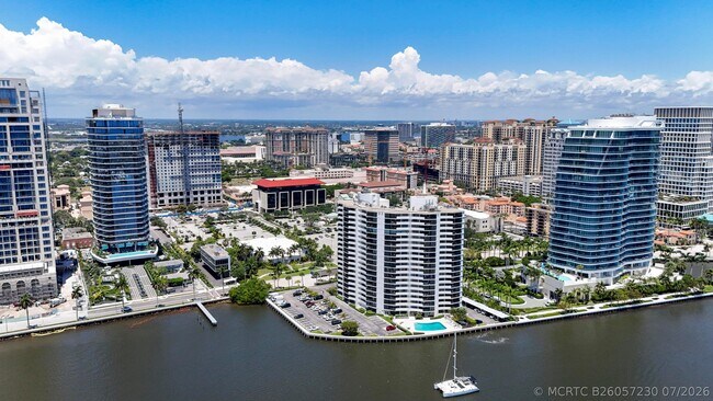 Building Photo - 1200 S Flagler Dr