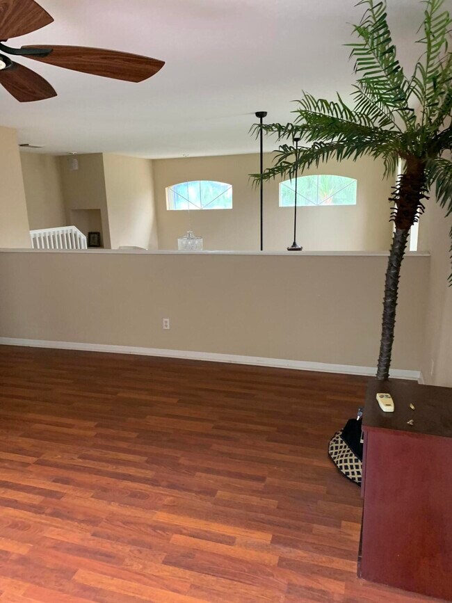 Building Photo - 9280 Silver Glen Way