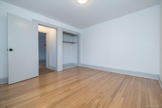 Building Photo - 21 Twin Lawns Ave