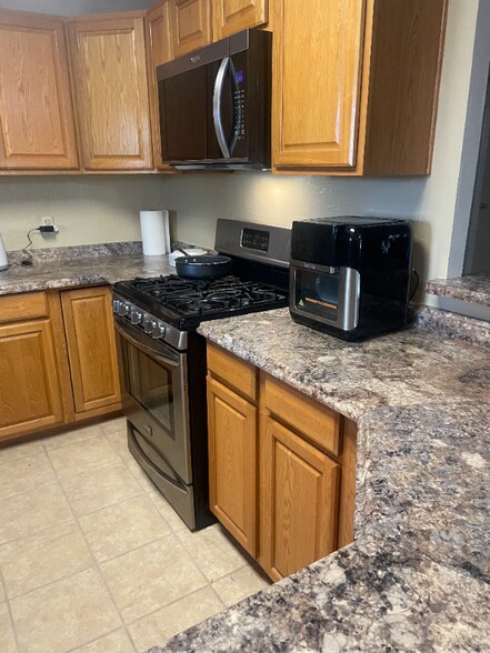 Building Photo - 2111 S 248th Ave