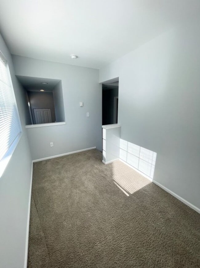Building Photo - 3bd/3.5ba Bothell Townhouse