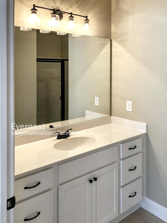 Building Photo - 3870 Valley View Ct