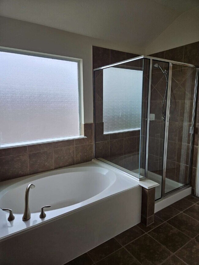 Building Photo - Spacious 4-Bed Home in Friendly Katy Cul-d...