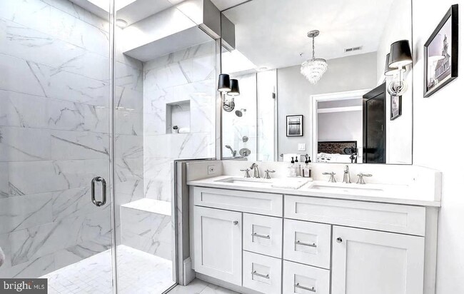 Building Photo - 3624 10th St NW