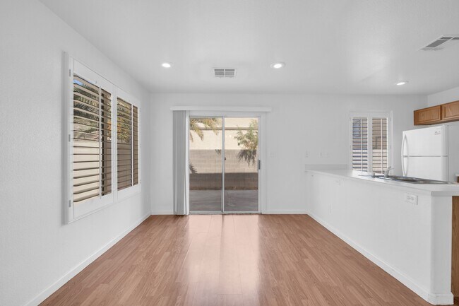 Building Photo - 2446 El Valle St