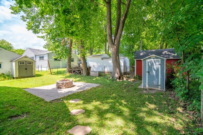 Building Photo - 1606 Steensland Dr