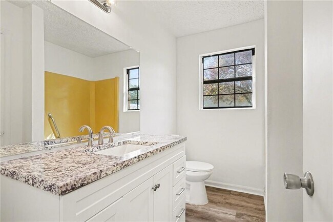 Building Photo - 165 Plum Orchard Rd