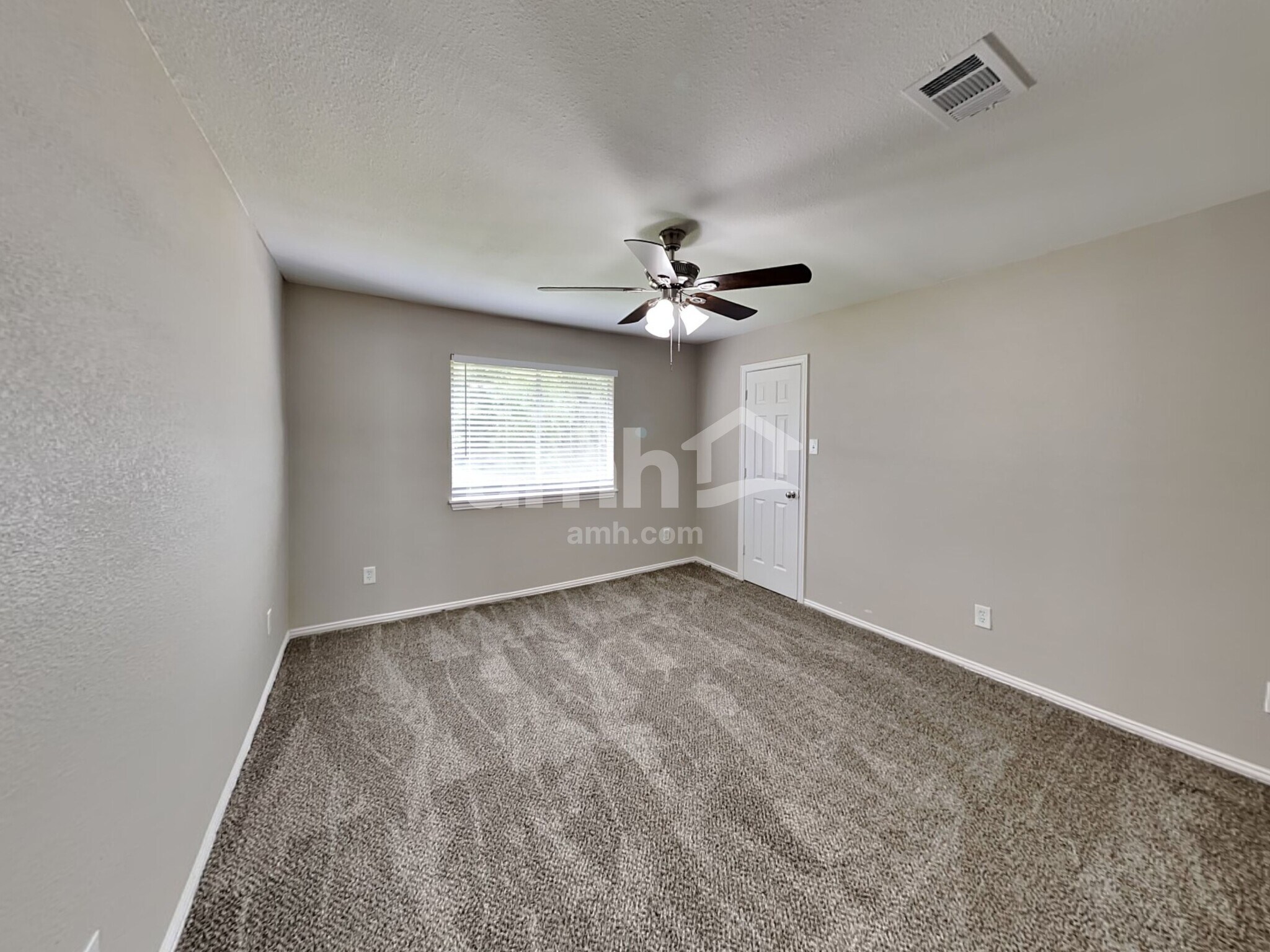 Building Photo - 21851 Whispering Forest Dr