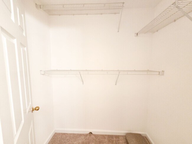 Building Photo - Stunning 2br/2bth condo in North Bethesda,...