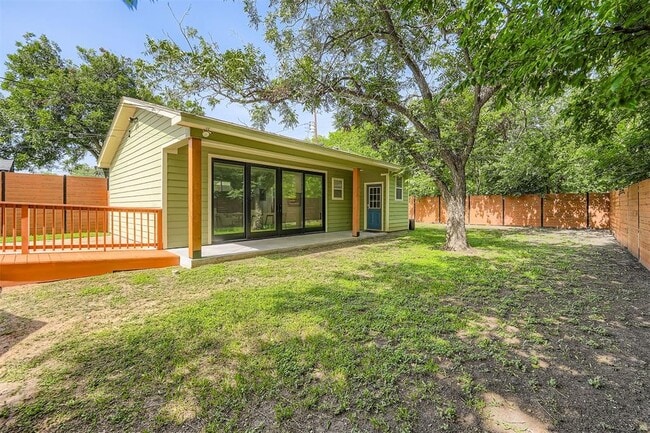Building Photo - 7717 Woodrow Ave