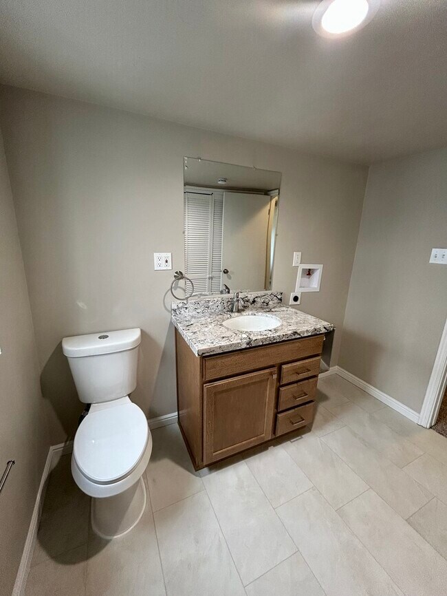 Building Photo - Remodeled 3 Bed, 2 Bath Home in West Jordan — Available Now