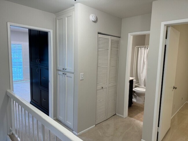 Building Photo - Serene 2 bedroom townhome