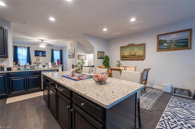 Building Photo - 605 Brickell Chase