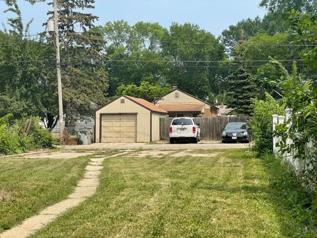 Building Photo - 4456 N 45th St