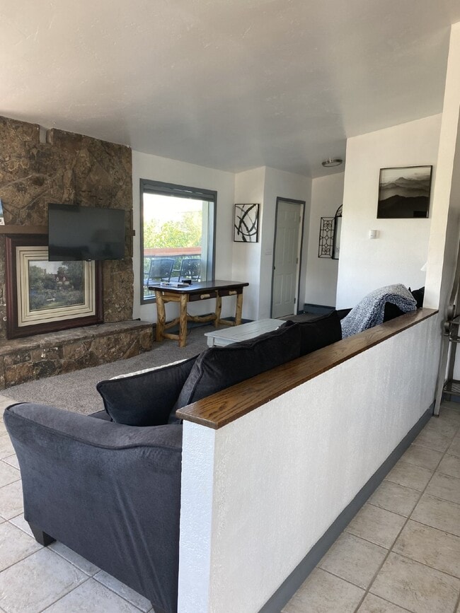 Building Photo - 2 Bedroom, Furnished in Rifle