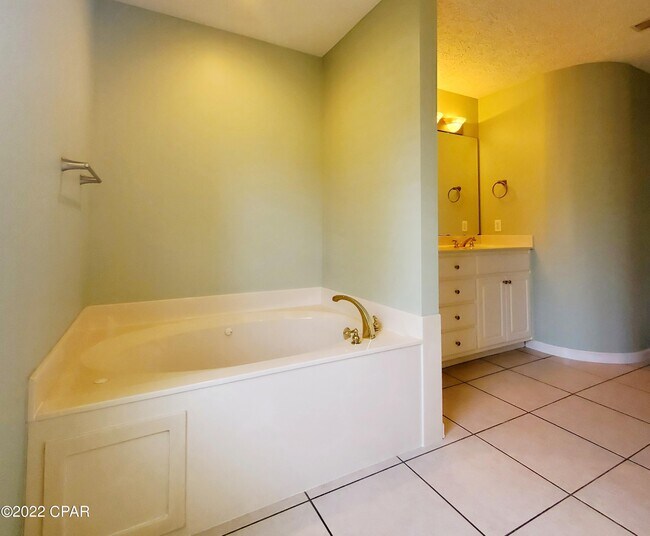 Building Photo - 431 Hidden Island Dr