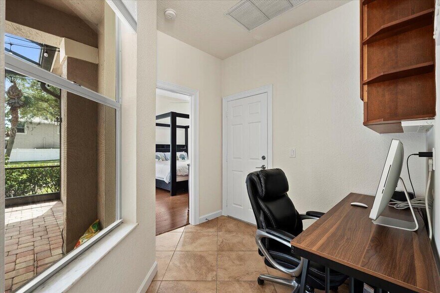 Building Photo - 8203 Calterra Dr