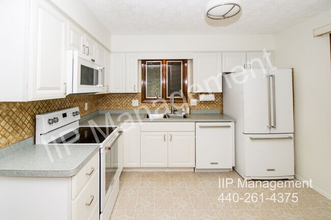 Building Photo - 10247 Danvers Dr