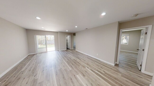 Building Photo - 4BD/2BA, Close to Campus!!