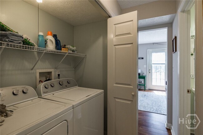 Building Photo - 156 Sleepy Creek Dr