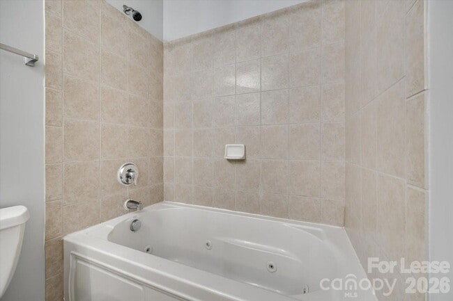 Building Photo - 2052 Shady Pond Dr