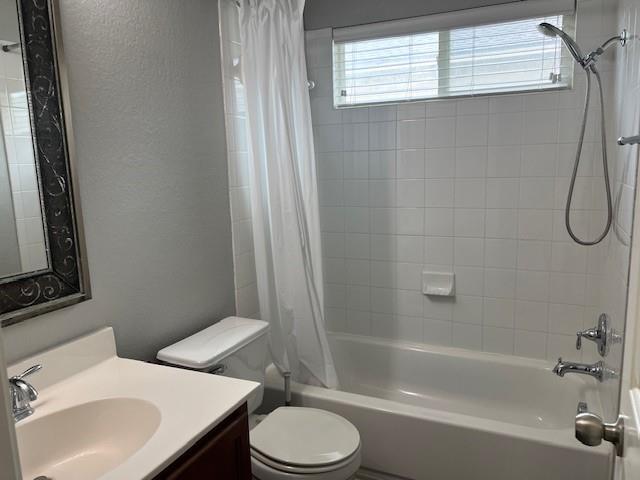 Building Photo - 206 Wisteria Way