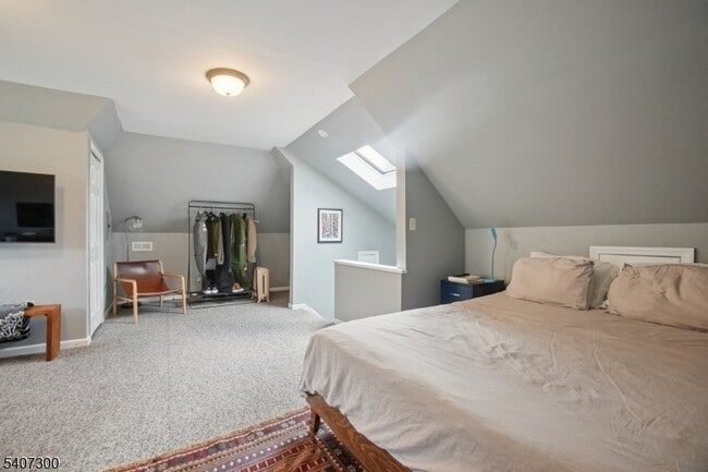 Building Photo - 6 Girard Pl