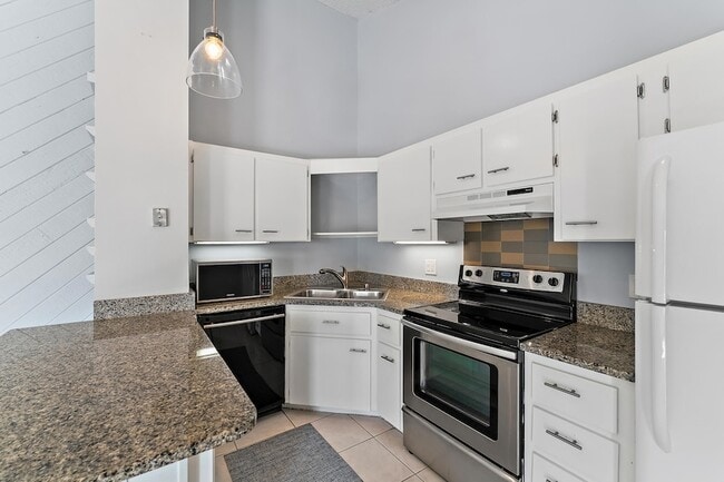 Building Photo - 1801 S US Hwy 1