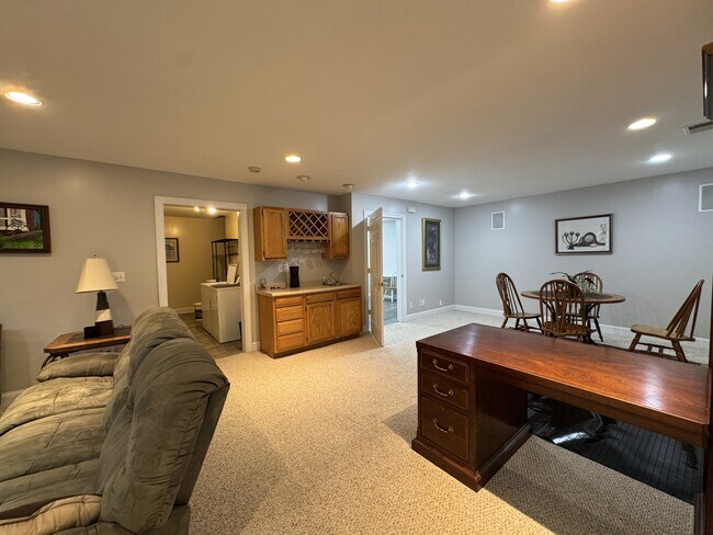 Building Photo - 206 Wewoka Trce